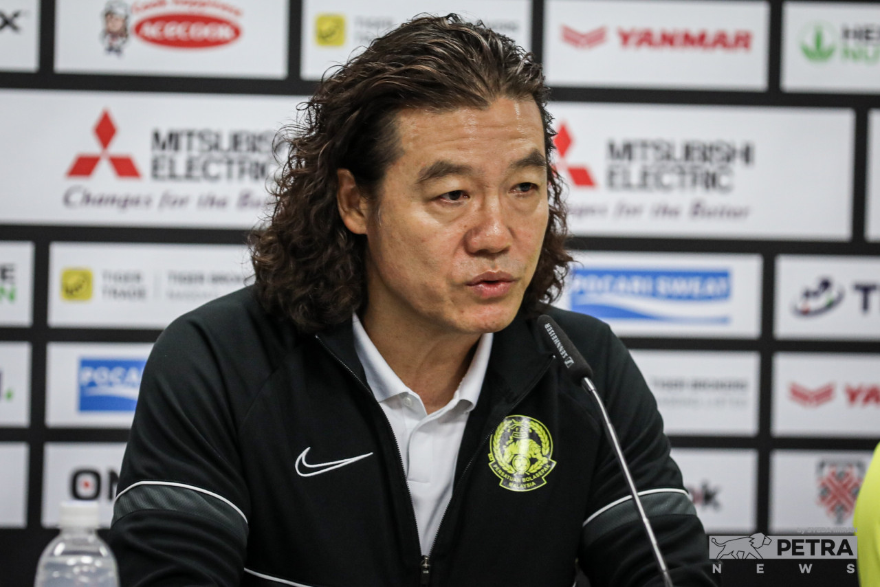 Harimau Malaya head coach Kim Pan-gon has been making notable line-up changes in the team’s past few matches. – SYEDA IMRAN/The Vibes pic, December 23, 2022