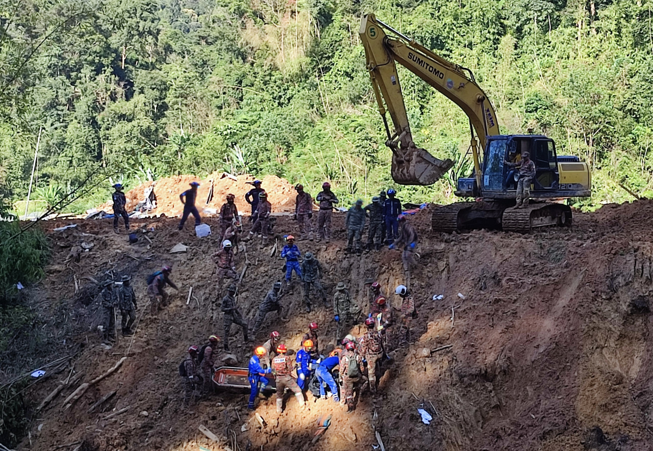 While the exact time of discovery has yet to be confirmed, the latest body now tallies to 31 total deaths from the tragedy. – Fire and Rescue Department pic, December 24, 2022