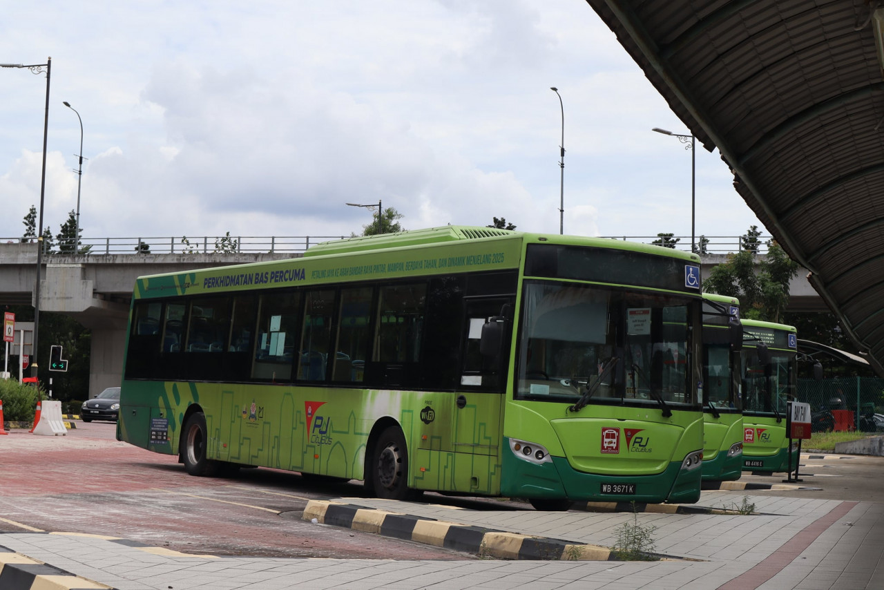 An advocacy group says that ‘xenophobia must not be a part of any government policy’ after a 90 sen fee was imposed for foreigners using the PJ City Bus service. – Public buses in Malaysia Facebook pic, January 21, 2023