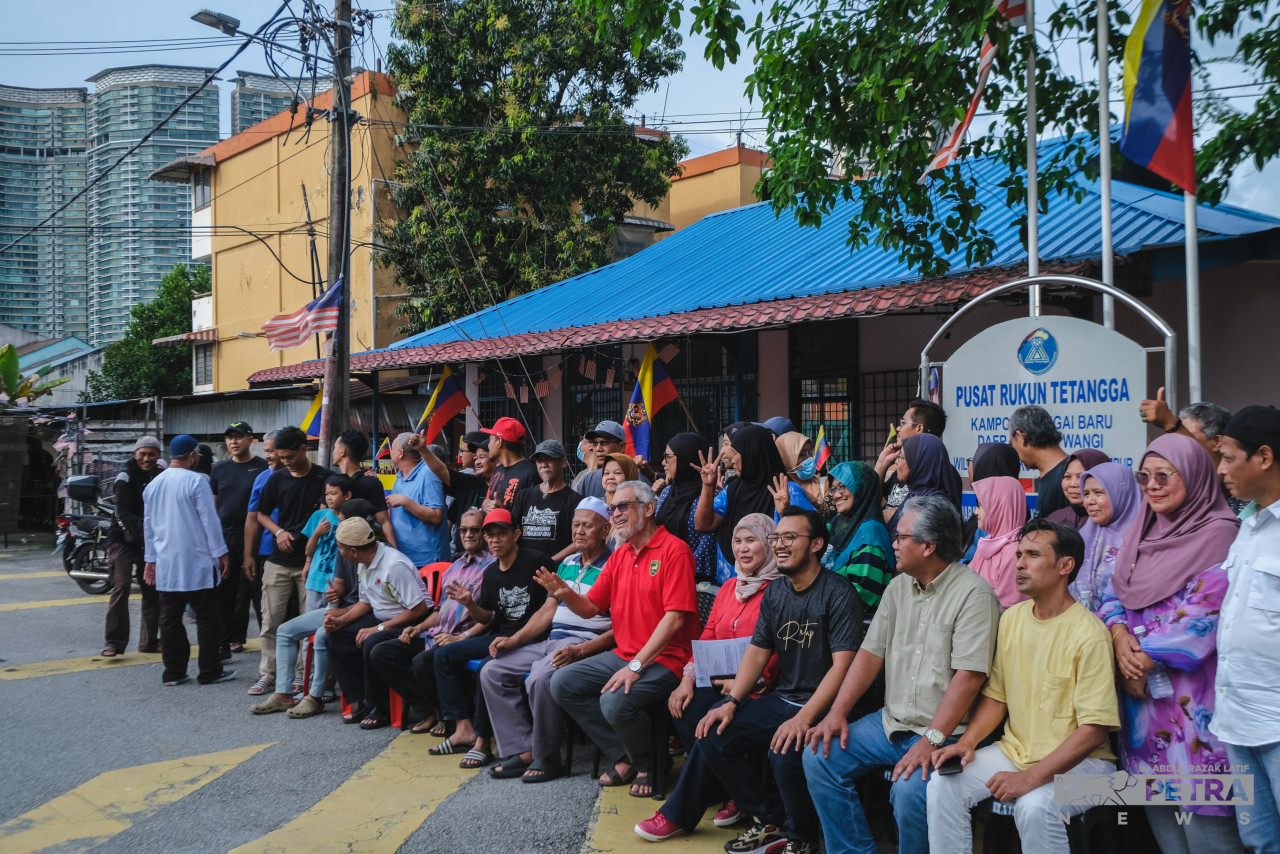 Lele Suzana Kudari says Kg Sg Baru residents are not against redevelopment but merely want fair compensation to ensure they are not ‘bullied’ or ‘coerced’ into accepting a deal favouring the developer. – ABDUL RAZAK LATIF/The Vibes pic, January 29, 2023