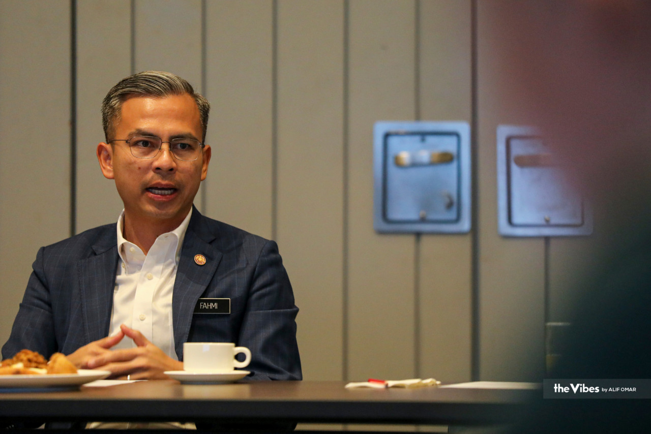 Communications and Digital Minister Fahmi Fadzil has recently said that the cabinet would discuss the country’s 5G roll-out plan by the end of March – including the role of Digital Nasional Bhd. – ALIF OMAR/The Vibes pic, February 24, 2023