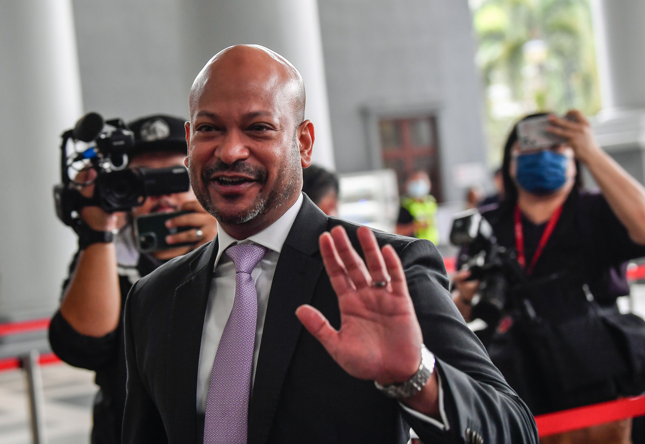 Former 1Malaysia Development Bhd chief executive officer Arul Kanda Kandasamy (pic) has been discharged and freed of a charge of abetting Datuk Seri Najib Razak in tampering with the firm’s 2016 audit report. – Bernama pic, March 3, 2023