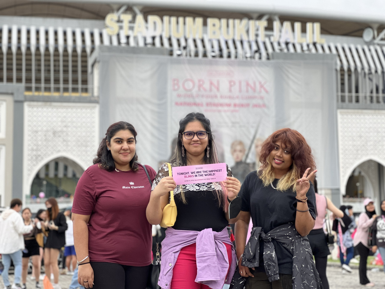 First-time concertgoer Daniya Laxmi (right) says her favourite member of Blackpink is Jennie, and she pays no heed to accusations against the K-pop star. – ADAM AYZZAT/The Vibes pic, March 4, 2023