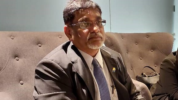 S. Raveentharan (left) says Tun Dr Mahathir Mohamad has ‘betrayed us not once but twice as a leader’. – IAN MCINTYRE/The Vibes file pic, July 9, 2023