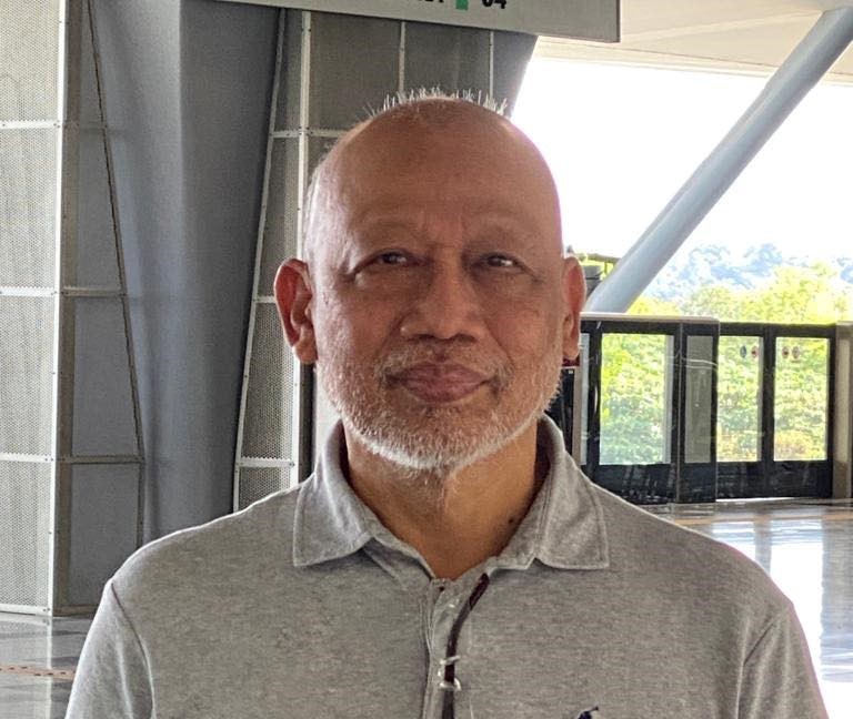 Malaysian Press Institute chief executive Datuk Chamil Wariya says those who find a headline misleading should read the whole article to see if it reflects the story’s contents. – Chamil Wariya Facebook pic, April 2, 2023