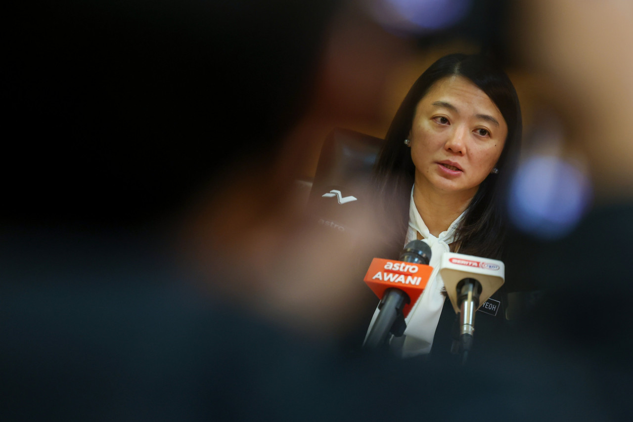 Hannah Yeoh (pic) says that the Road to Gold coordinators – Datuk Nicol David, Datuk Lee Chong Wei, and Datuk Mirnawan Nawawi – will start meeting the athletes and their coaches in a month to identify their additional needs to catapult them in their Olympics pathway. – Bernama pic, April 7, 2023