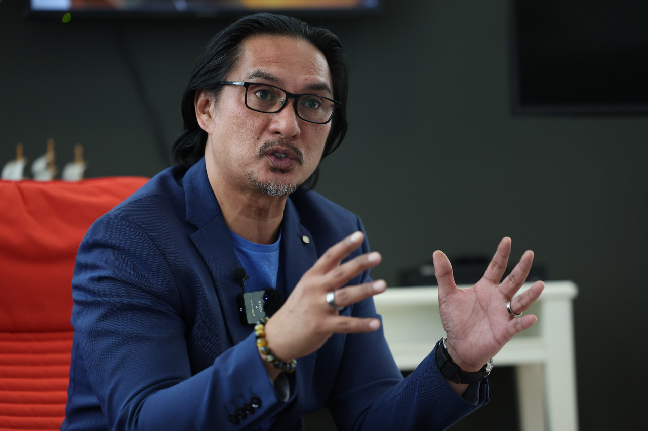 Alpine Integrated Solution Sdn Bhd executive director Muhammad Aqlan Pacleb says with the encouraging number of participants for Lima’23, it would be appropriate for its main venue the Mahsuri International Exhibition Centre in Langkawi to be expanded. – Bernama pic, April 13, 2023