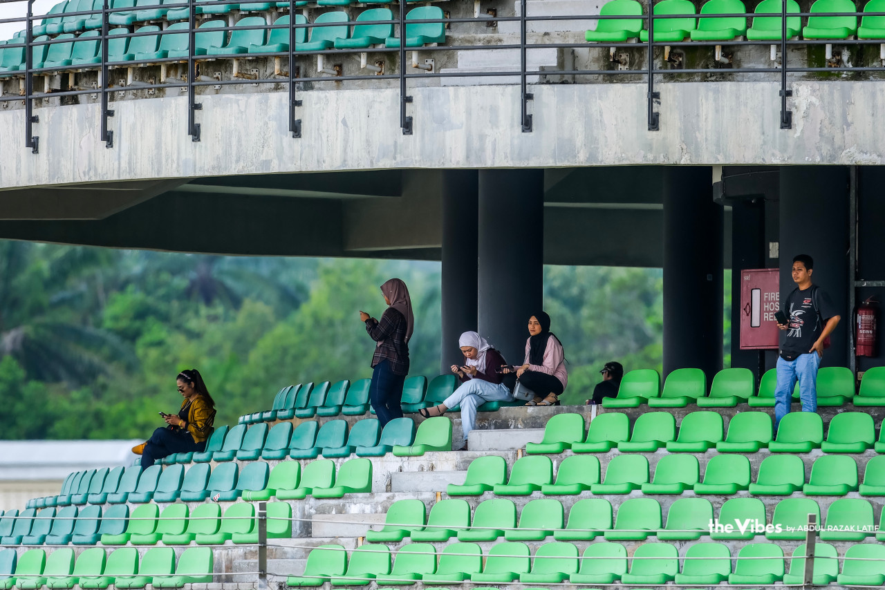Azhan Shafriman Hanif accepts more needs to be done to promote the series as empty seats became a sore sight over the weekend.  – ABDUL RAZAK LATIF/The Vibes pic, June 26, 2023