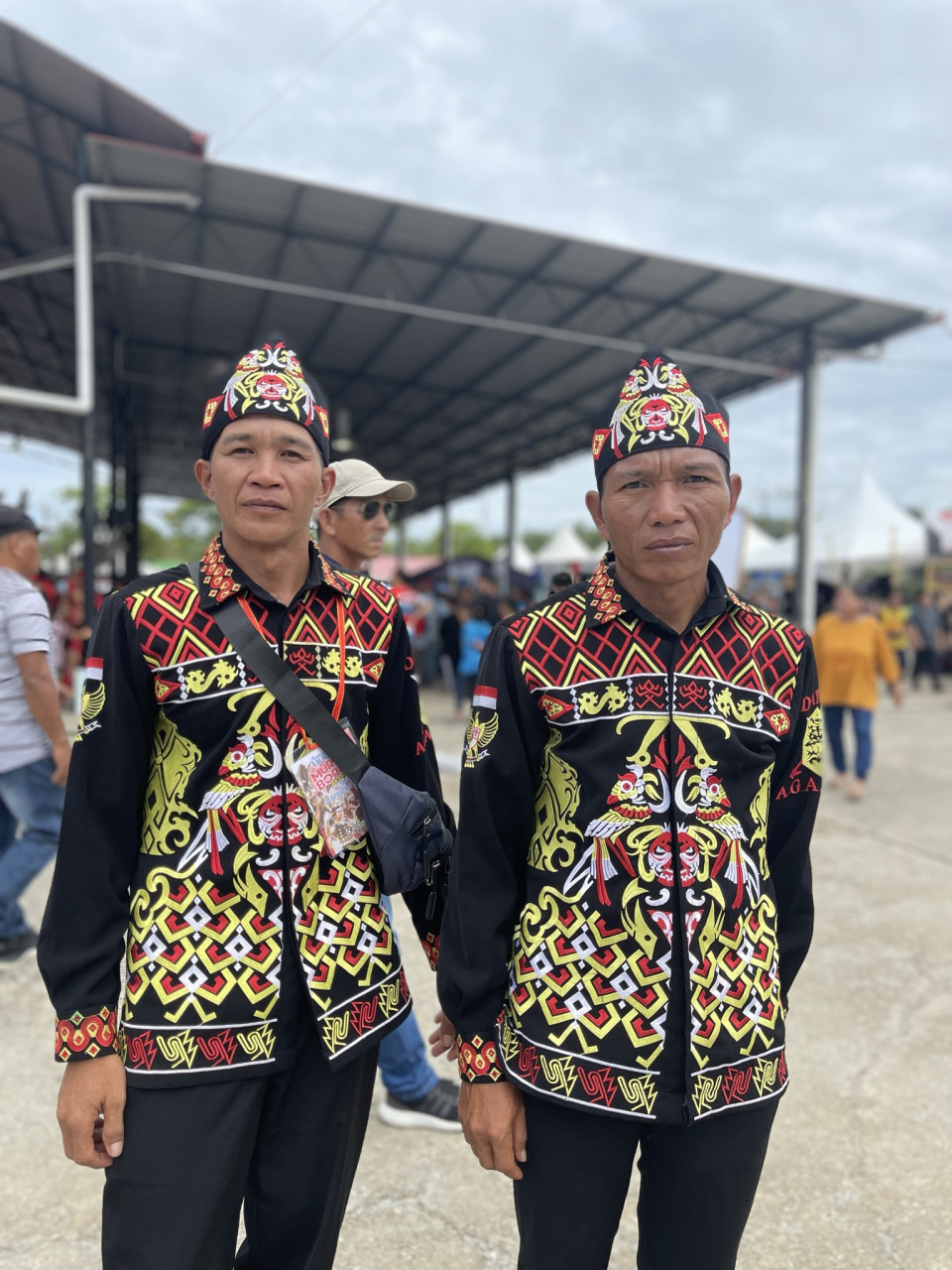 Two Dayak Murut Agabag from Indonesia with their traditional costume and headdress. – JASON SANTOS/The Vibes pic, July 26, 2023 