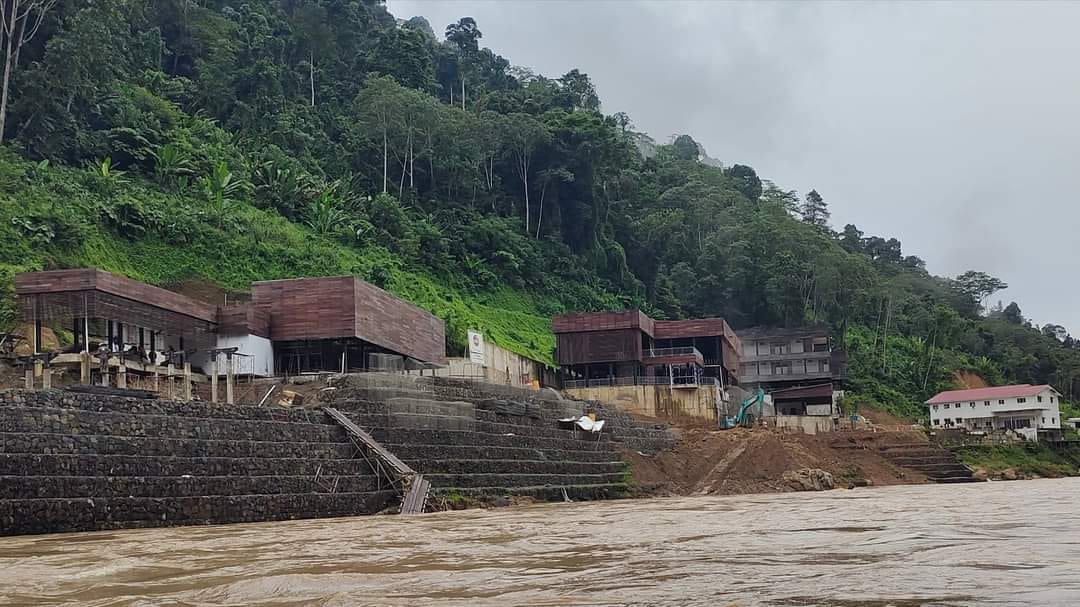 The distressed community has sent a letter to ministers, including the prime minister, urging them to take action as the Indonesian facility is reaching the final stages of construction. – Pic courtesy of Kulan @ Haji Pakukang @ Bakukang, August 16, 2023