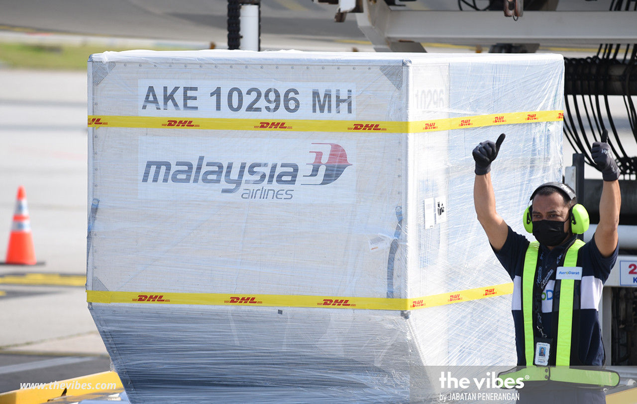Following today’s delivery, Malaysia expects the delivery of 1,000,350 doses of Pfizer-BioNTech’s Covid-19 vaccine by March 29, with shipments containing roughly a similar number of doses as received today arriving weekly from now on. – Information Dept pic, February 21, 2021