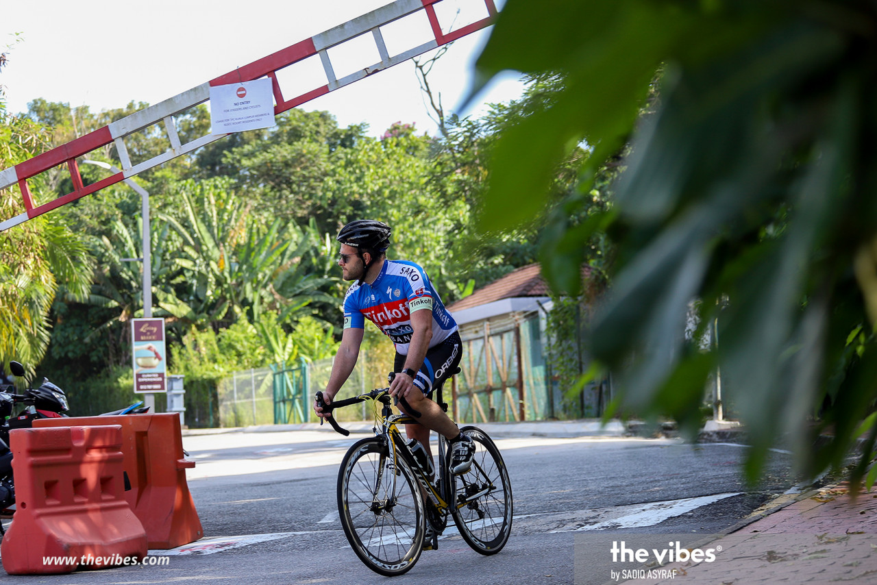 The safety of cyclists, pedestrians and other users of Sime Darby Property’s private access road is at risk due to the potential hazard posed by heavy vehicles plying the route. – SADIQ ASYRAF/The Vibes pic, February 26, 2021