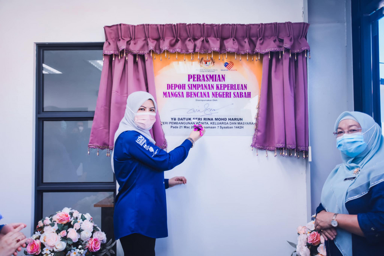Datuk Seri Rina Harun launching the Sabah Disaster Victim Depot, which was completed last December and can house up to 10,000 people. – Rina Harun Facebook pic, March 21, 2021