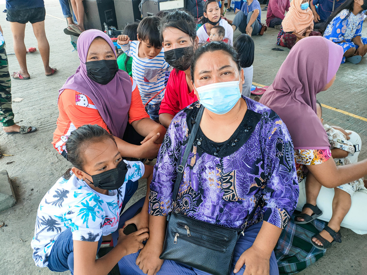 Mother of five, Darnawati Ismarudin was in disbelief about losing all she owned within minutes of the fire this morning. – The Vibes pic, April 21, 2021