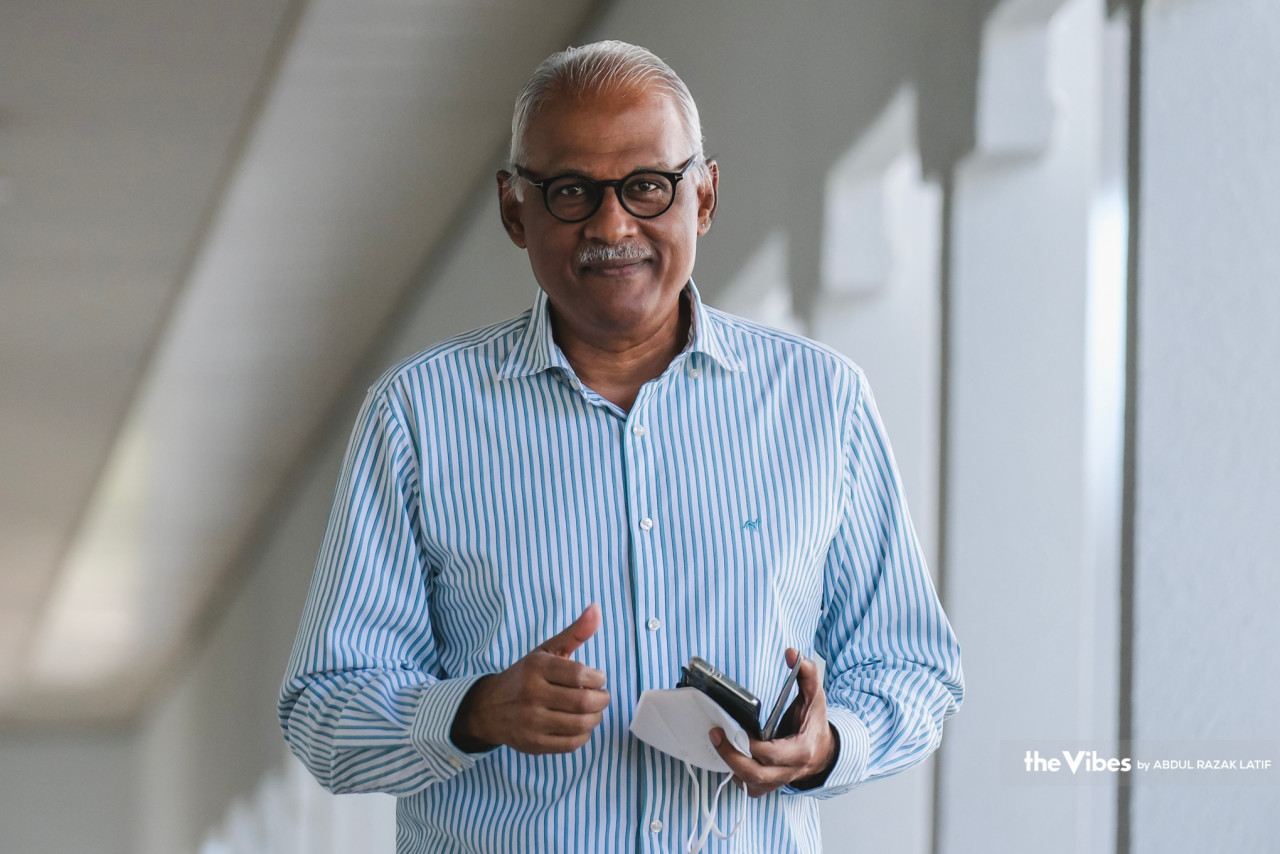 Charles Santiago at the Kuala Lumpur High Court today. The court has found that his press statement issued in 2019 over Zakir Naik’s ceramah in Kelantan on August 8 that year, entitled ‘The misconception of Islam by the non-Muslims’, had not defamed Zakir. – ABDUL RAZAK LATIF/The Vibes pic, May 22, 2023