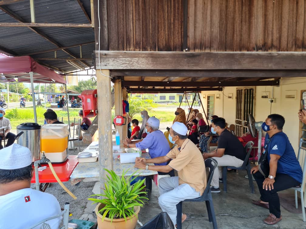 Kg Jalan Baru is the latest village to fall victim to development after Indian villages Kg Buah Pala and Kg Pondok Upih, one of the oldest Malay villages Kg Tg Tokong and Chinese fishing village Kg Kuala Jalan Baru were bulldozed to make way for development projects. – Pic courtesy of Mohd Yusmadi Mohd Yusoff, March 23, 2021