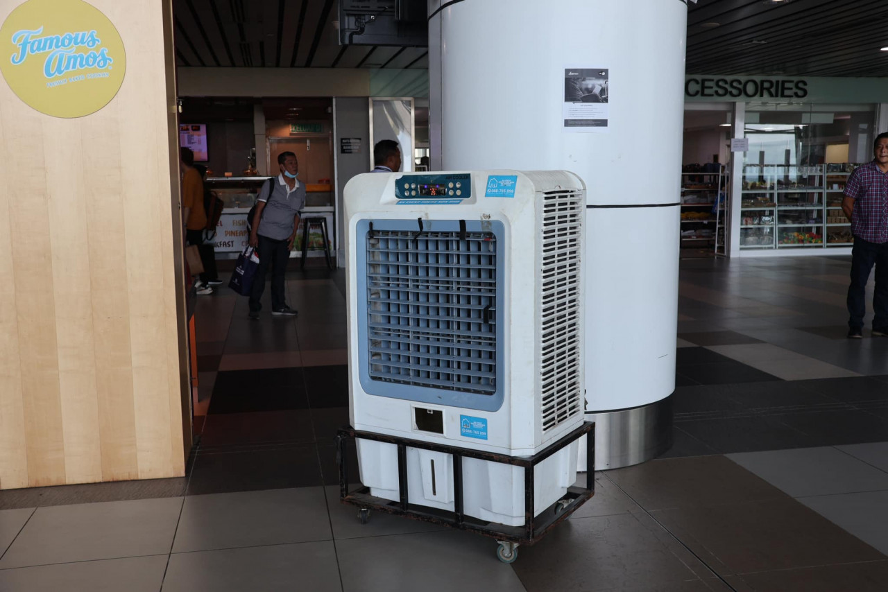 Malaysia Airports Holdings Bhd has placed 47 coolers around the Kota Kinabalu International Airport as a temporary measure for faulty air conditioners. – Chan Foong Hin Facebook pic, March 26, 2023 