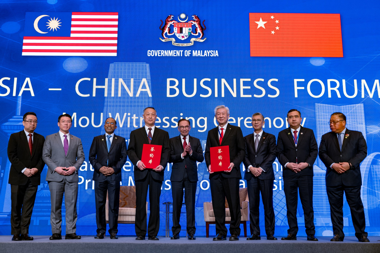 Malaysia and China have agreed to further develop cooperation in projects under the Belt and Road Initiative, which is expected to create tens of thousands of jobs for Malaysians, Datuk Seri Anwar Ibrahim said. – Prime Minister’s Office pic, April 1, 2023