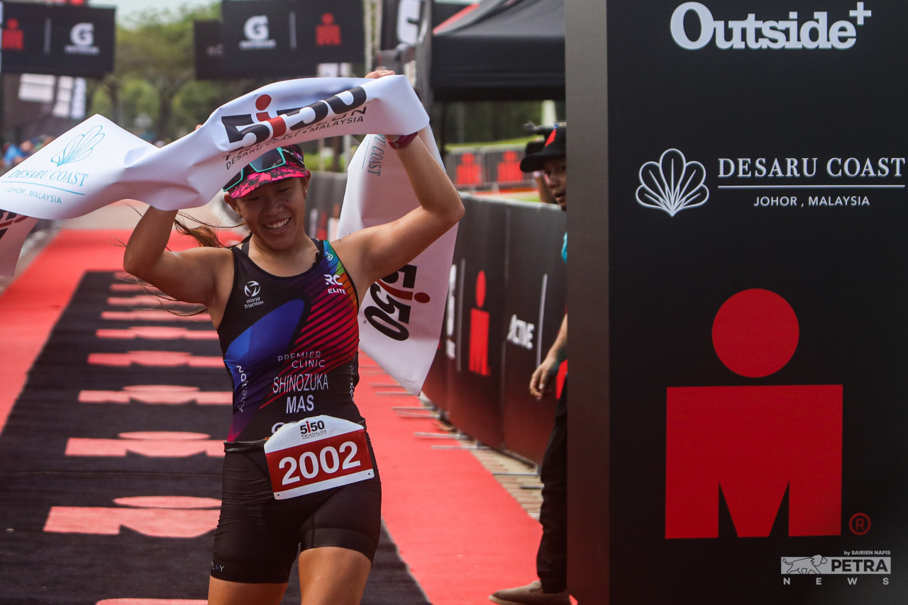 Mayumi Shinozuka, 21, crosses the line in 2h 36m to claim victory in the women’s 18 to 24 years old category. – SAIRIEN NAFIS/The Vibes pic, July 23, 2022