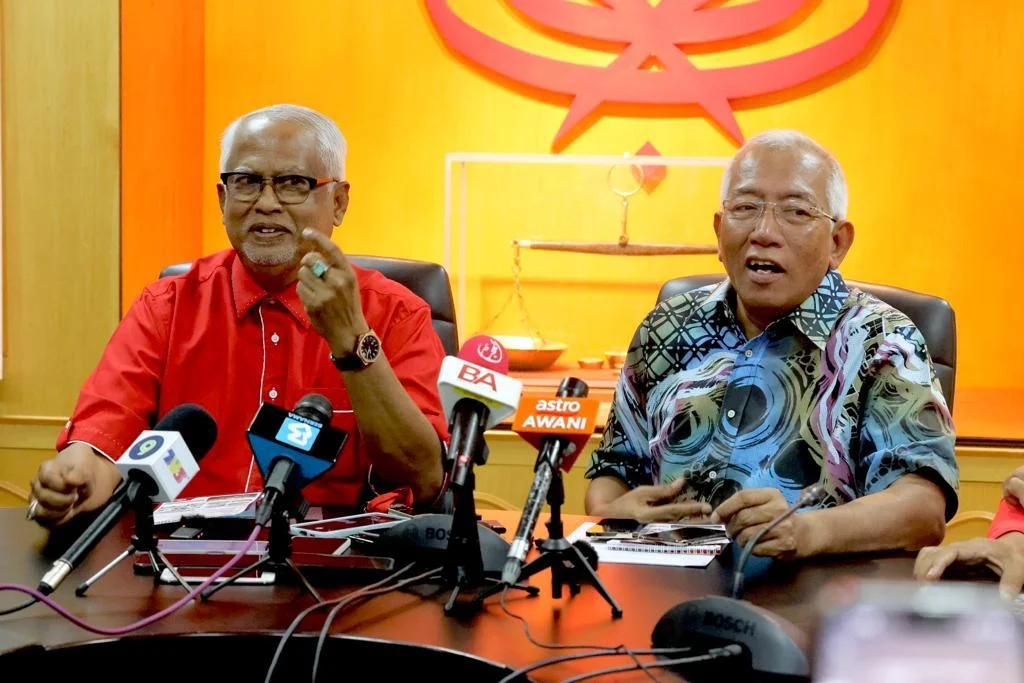 Kedah Pakatan Harapan chairman Datuk Mahfuz Omar (left) has not disclosed the three additional seats that the alliance is targeting to win to wrest the state from PAS. – Pic courtesy of Datuk Mahfuz Omar’s office, August 10, 2023 