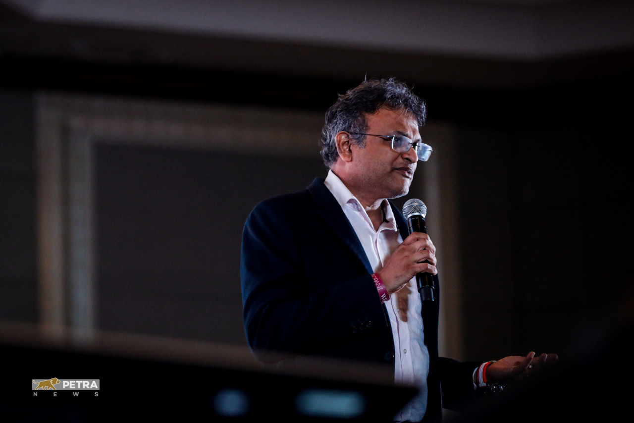 Terence Fernandez says laws such as the MCMC Act, Sedition Act, and Official Secrets Act need to be reviewed to remove lacunas and provisos that can entrap the media into coming afoul of the law. – PETRA News file pic, October 22, 2021
