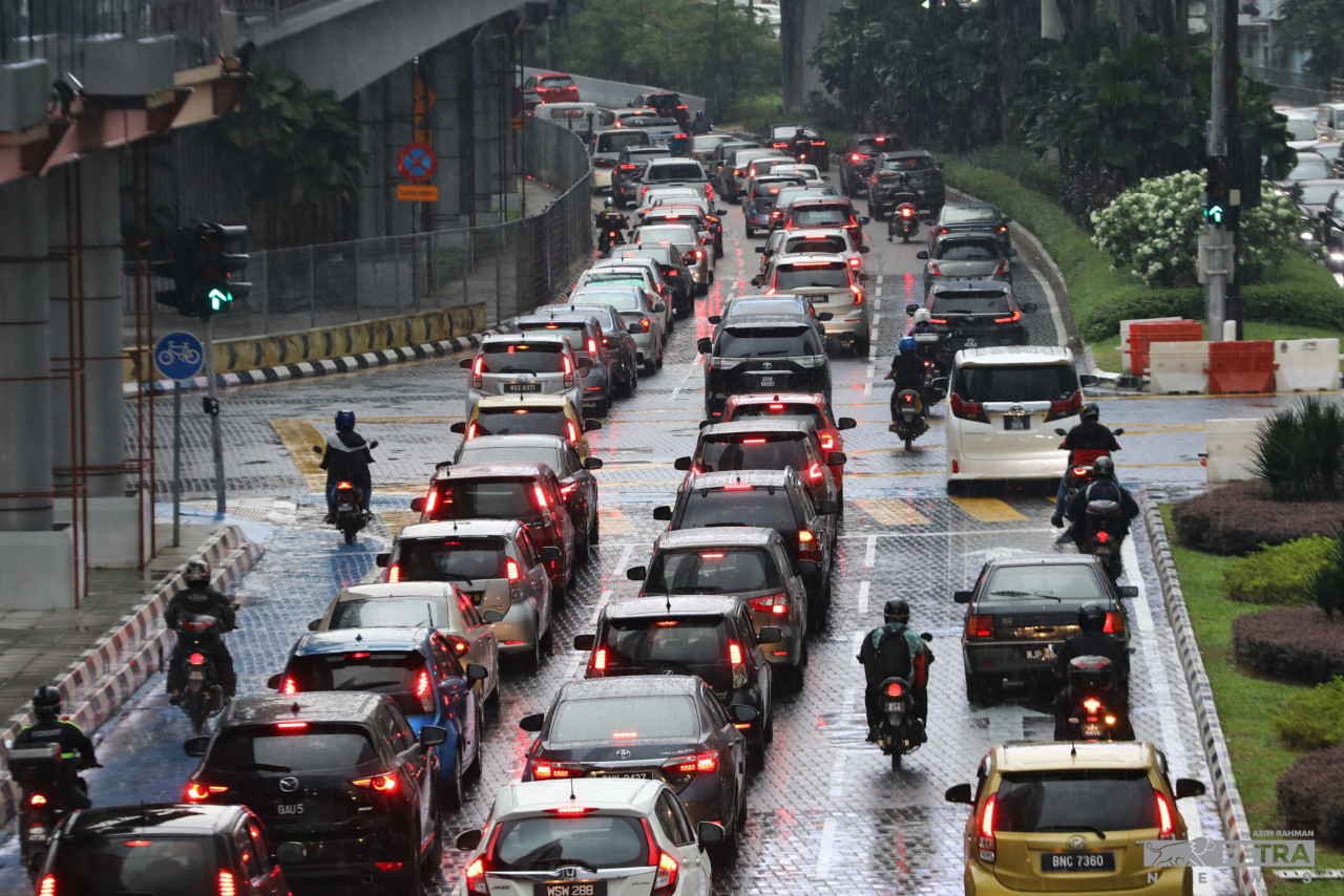 While some have lauded a recent report that Malaysia hit an all-time high in vehicle sales last year, PKR’s Jason Ong says it is distressing for environmental sustainability. – AZIM RAHMAN/The Vibes file pic, January 21, 2023