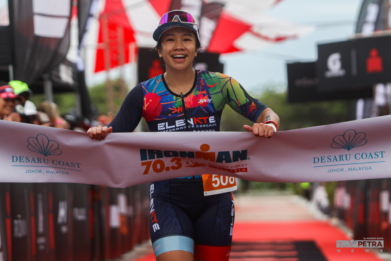 Canada’s Elaine Young comes in first overall in the women’s category with a time of 5h 18m 42s. – SAIRIEN NAFIS/The Vibes pic, July 24, 2022