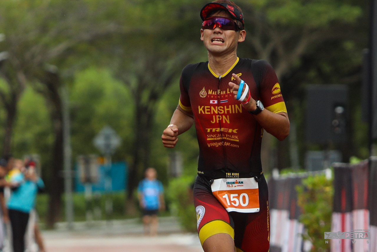 Japan’s Kenshin Mizushima wins the inaugural Ironman 70.3 Desaru Coast after finishing the race with a time of 4h 18 22s. – SAIRIEN NAFIS/The Vibes pic, July 24, 2022
