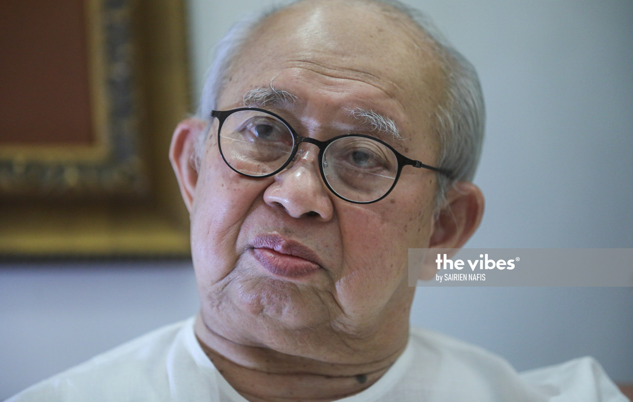 Tan Sri Tengku Razaleigh Hamzah is sufficiently divorced from everyday politics and jostling and jousting to focus on the problems facing the country. – The Vibes file pic, August 12, 2021