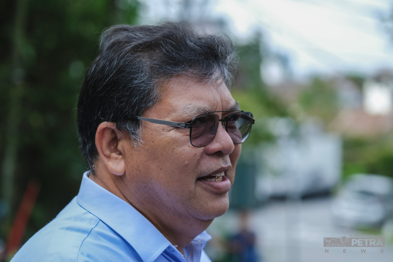 Former Sg Petani MP Datuk Johari Abdul expresses his gratitude for Pakatan Harapan and Datuk Seri Anwar Ibrahim’s victory. – ABDUL RAZAK LATIF/The Vibes pic, November 24, 2022