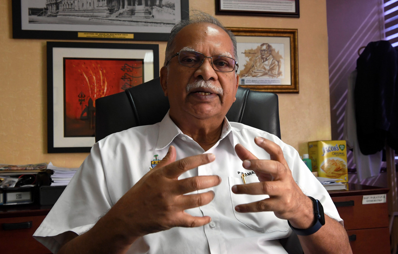 Penang Deputy Chief MInister II P. Ramasamy (pic) says if Malaysian Anti-Corruption Commission chief Tan Sri Azam Baki is clean as he professes to be, he should take a break to allow for more thorough investigations to take place. – Bernama pic, January 7, 2022