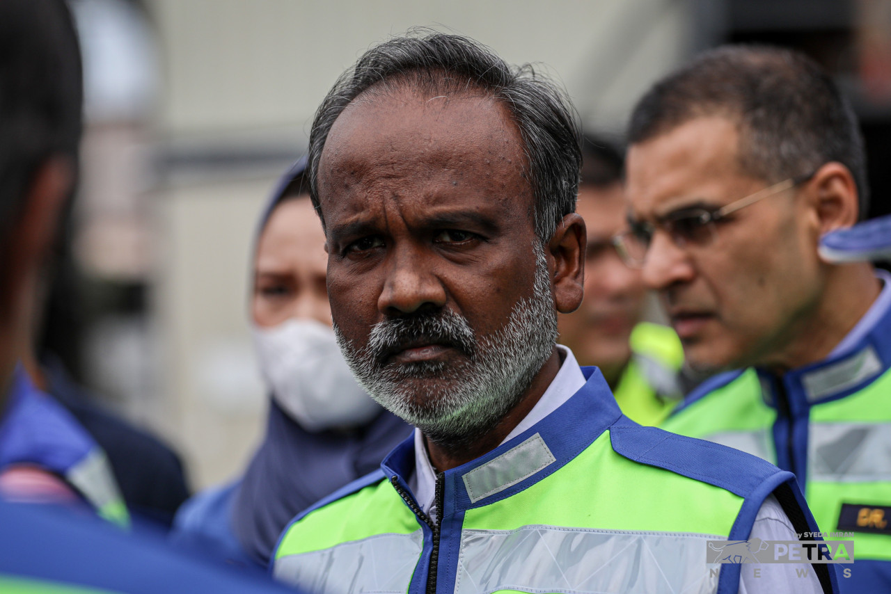 Human Resources Minister V. Sivakumar has warned employers nationwide to ensure that the accommodation of foreign workers complies with the stipulated standards. – SYEDA IMRAN/The Vibes pic, January 25, 2023
