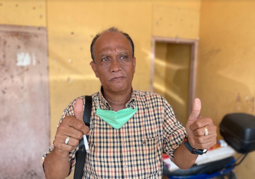 Abdul Rahman Abdul Samad says the tenants of Rumah Pangsa Tg Aru low-cost flats have been paying their monthly rentals for decades, but no maintenance was done over the past 15 years. – The Vibes pic, January 26, 2022