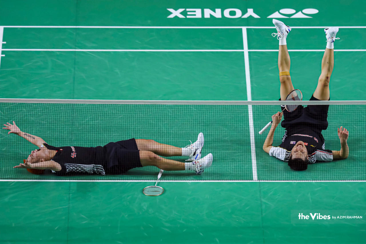 Ong Yew Sin-Teo Ee Yi came from a set down to close out the game in an hour and 18 minutes and will now face South Korea’s Kang Min-hyuk-Seo Seung-jae in the final eight tomorrow. – AZIM RAHMAN/The Vibes pic, May 25, 2023