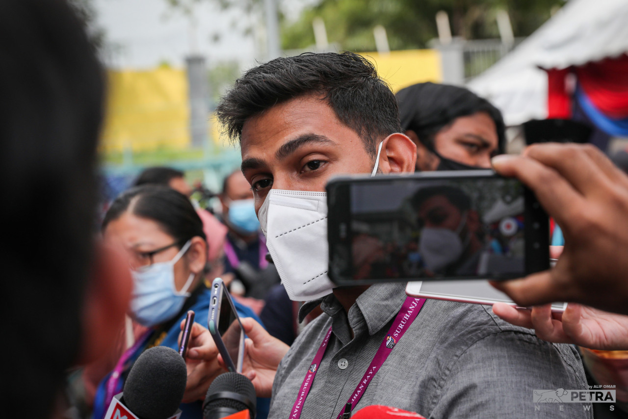 Muda candidate Muhammad Rasid Abu Bakar, 28, (pic) is contesting in Larkin and PKR candidate Omar Mokhtar A Manap, 29, in Johor Lama. – ALIF OMAR/The Vibes pic, February 26, 2022