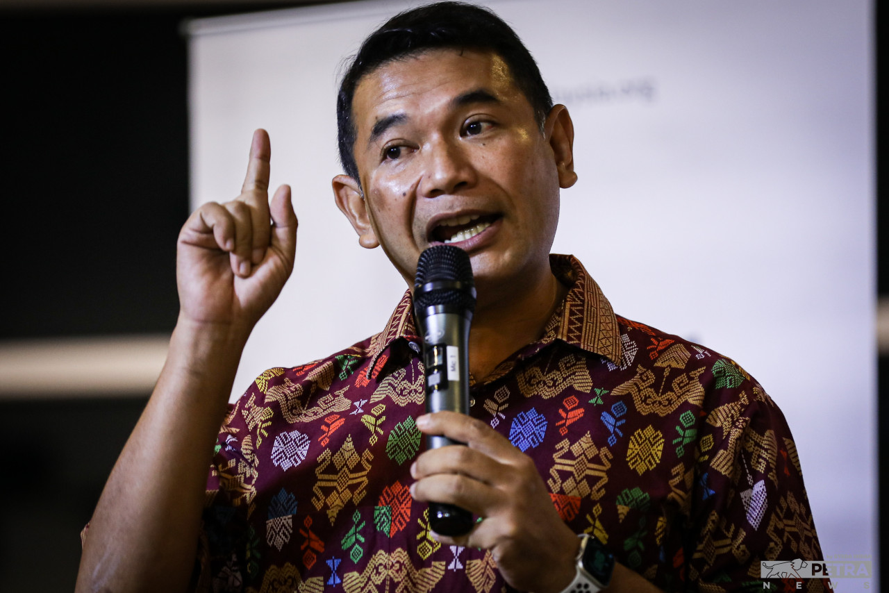 PKR deputy president Rafizi Ramli questions why the award of the two supply and manufacturing packages for the LCS project had to go through multiple layers. – The Vibes file pic, August 11, 2022