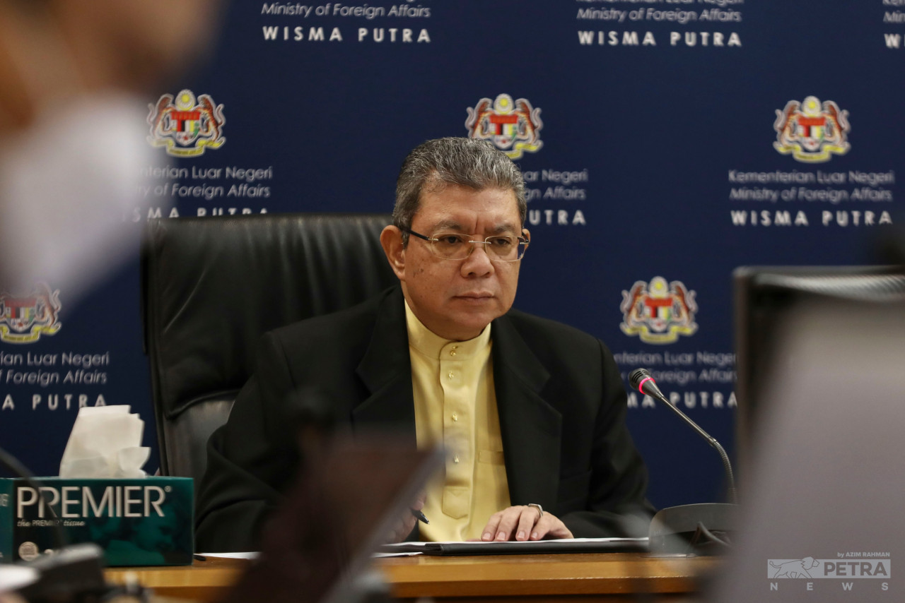 Foreign Minister Datuk Seri Saifuddin Abdullah says there are presently 779 students and 37 expatriates in Russia registered with the Malaysian embassy, but there are likely more who have yet to register themselves. – AZIM RAHMAN/The Vibes pic, April 26, 2022