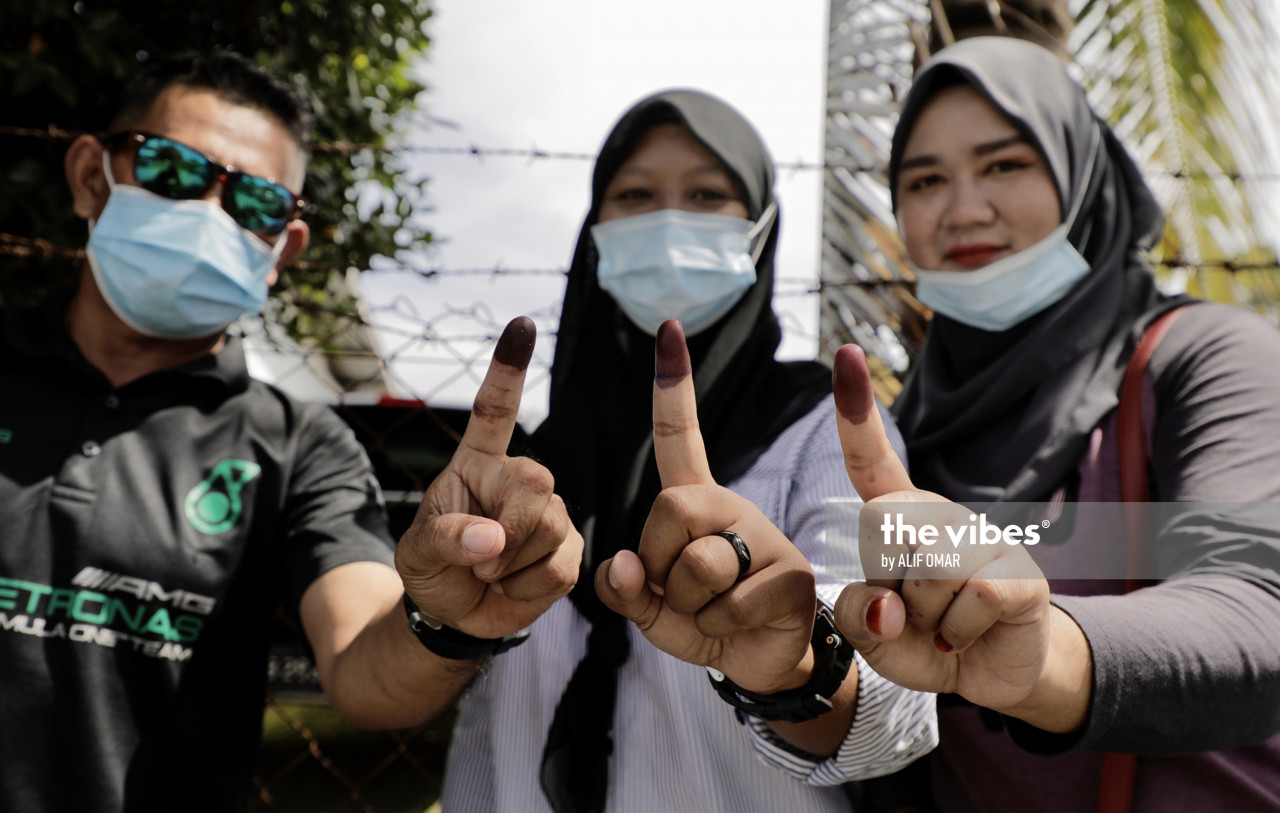 While some of the first-time voters whom The Vibes talked to are not planning to vote, there are those who are still hopeful and are prepared to cast their votes in the 15th general election. – The Vibes file pic, November 2, 2022