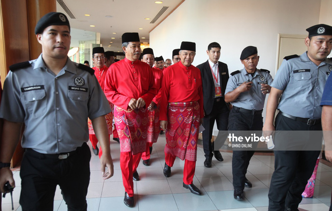 Datuk Seri Ismail Sabri Yaakob propelled himself to the top in part thanks to Umno leaders Datuk Seri Ahmad Zahid Hamidi (right) and Datuk Seri Mohamad Hasan (left) being out of contention, one way or another. – Umno Online pic, August 24, 2021