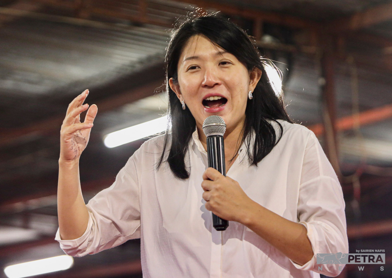 As of 7.31pm, DAP’s Yeo Bee Yin is leading in Puchong for PH with 5,059 votes after she was moved there from her previous seat in Johor. – The Vibes file pic, November 19, 2022