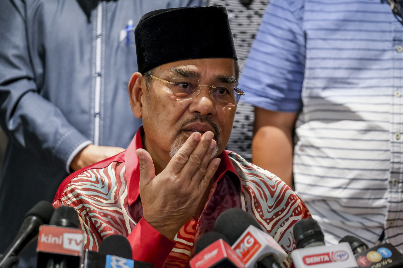 Datuk Seri Tajuddin Abdul Rahman also hinted that Umno president Datuk Seri Ahmad Zahid Hamidi was among those who supported Anwar’s ascension then. – ABDUL RAZAK LATIF/The Vibes pic, June 27, 2022