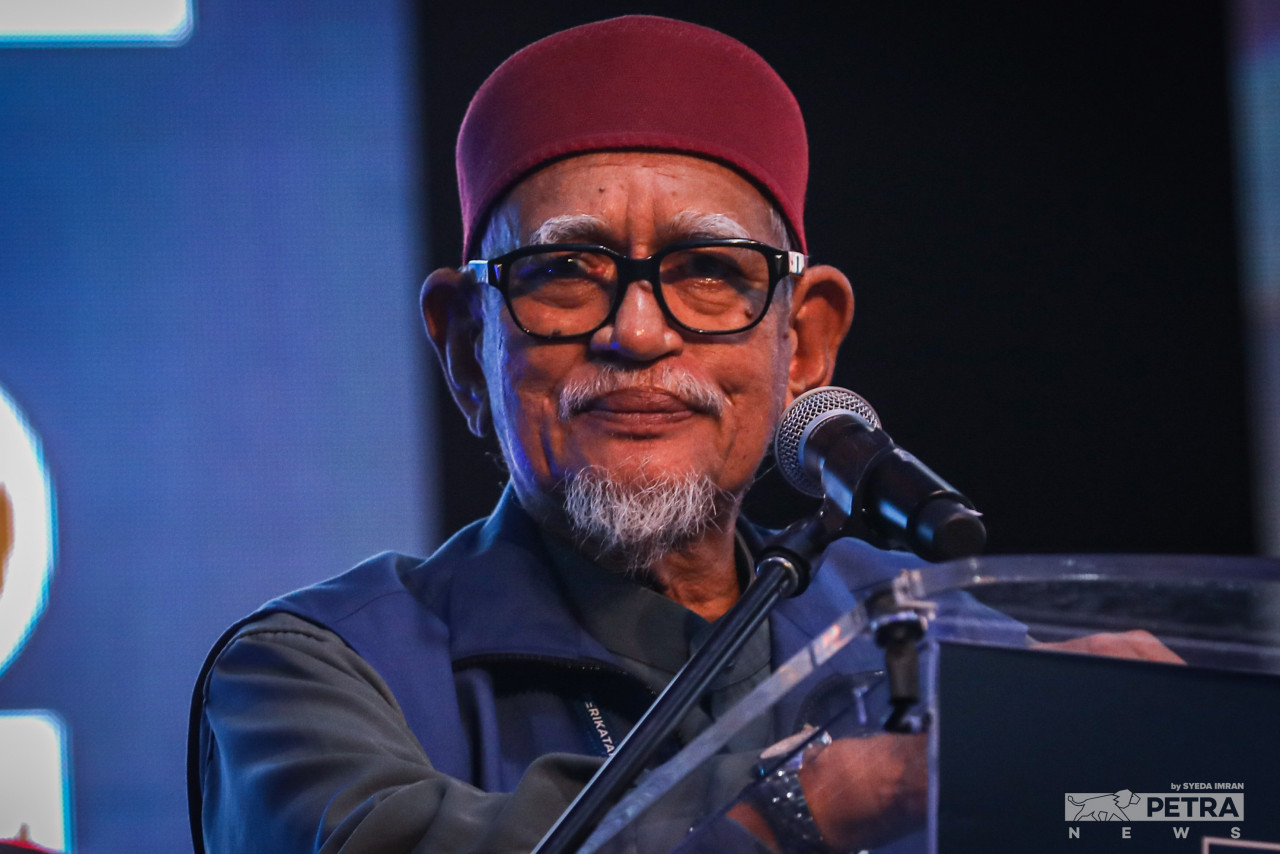 Although PAS president Datuk Seri Abdul Hadi Awang is 74 years old and is said to be experiencing health issues, the leader has managed to stir up controversy recently by saying that corruption is mostly caused by non-muslims. – The Vibes file pic, September 2, 2022.