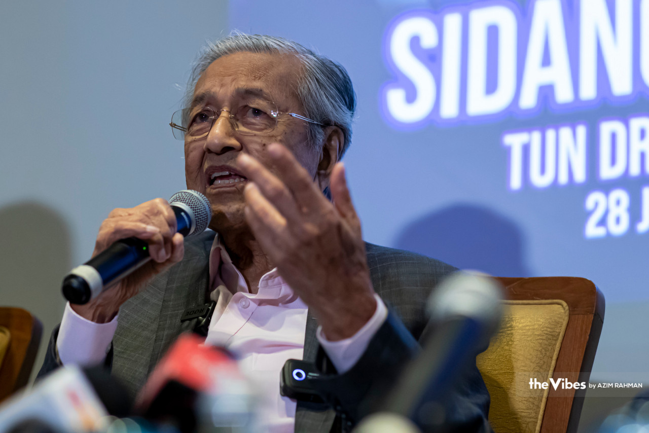 Tun Dr Mahathir Mohamad has claimed that it is unconstitutional to promote Malaysia as a multiracial country. – AZIM RAHMAN/The Vibes pic, July 5, 2023