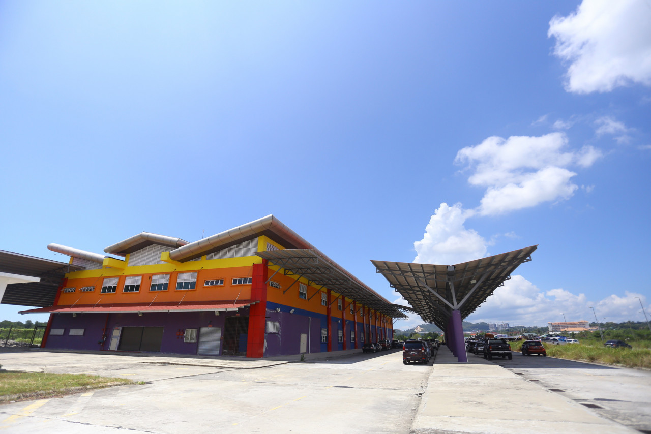 The Sandakan Integrated Bus Terminal building has never been utilised, even though it was completed in 2017. – AHMAD JIMMY/The Vibes pic, July 12, 2021