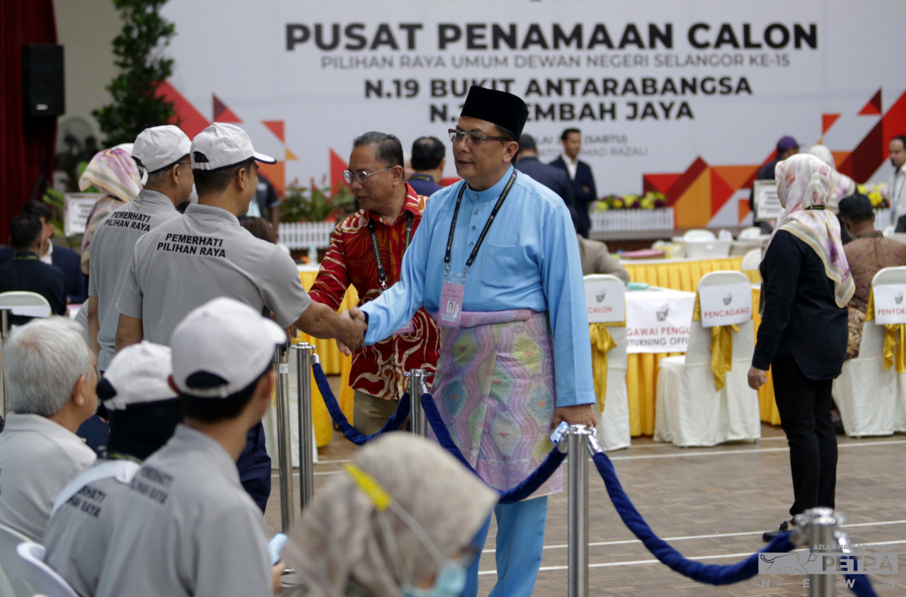 The situation at the nomination centre during the naming of Perikatan Nasional candidates for Lembah Jaya, Sharifah Haslizah Syed Ariffin and Bukit Antarabangsa, Sasha Lyna Abdul Latif. – AZLAN HADI ABU BAKAR/The Vibes pic, July 29, 2023 