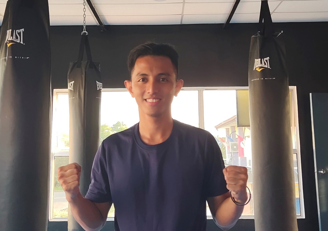 Gym owner Mohd Fadzlee Asmad said he had to reduce the salary of his coach to keep his business alive. – REBECCA CHONG/The Vibes pic, May 30, 2021