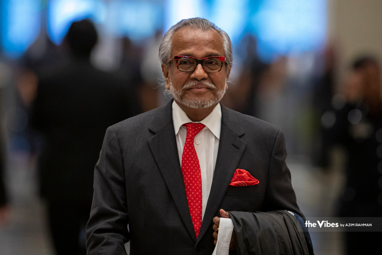 During the hearing, Tan Sri Muhammad Shafee Abdullah (pic) had argued that the earlier Federal Court bench that heard the main appeal made a fundamental error in law by not allowing the adjournment of the trial and then not allowing ex-counsel Datuk Hisyam Teh to discharge himself. – AZIM RAHMAN/The Vibes pic, March 31, 2023