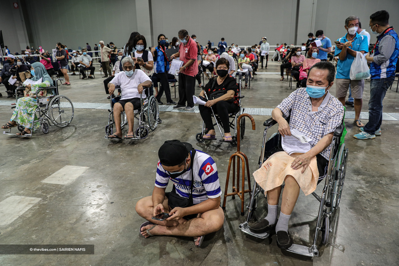 Phase 2 of the national immunisation programme involves the elderly and disabled. – SAIRIEN NAFIS/The Vibes pic, May 31, 2021