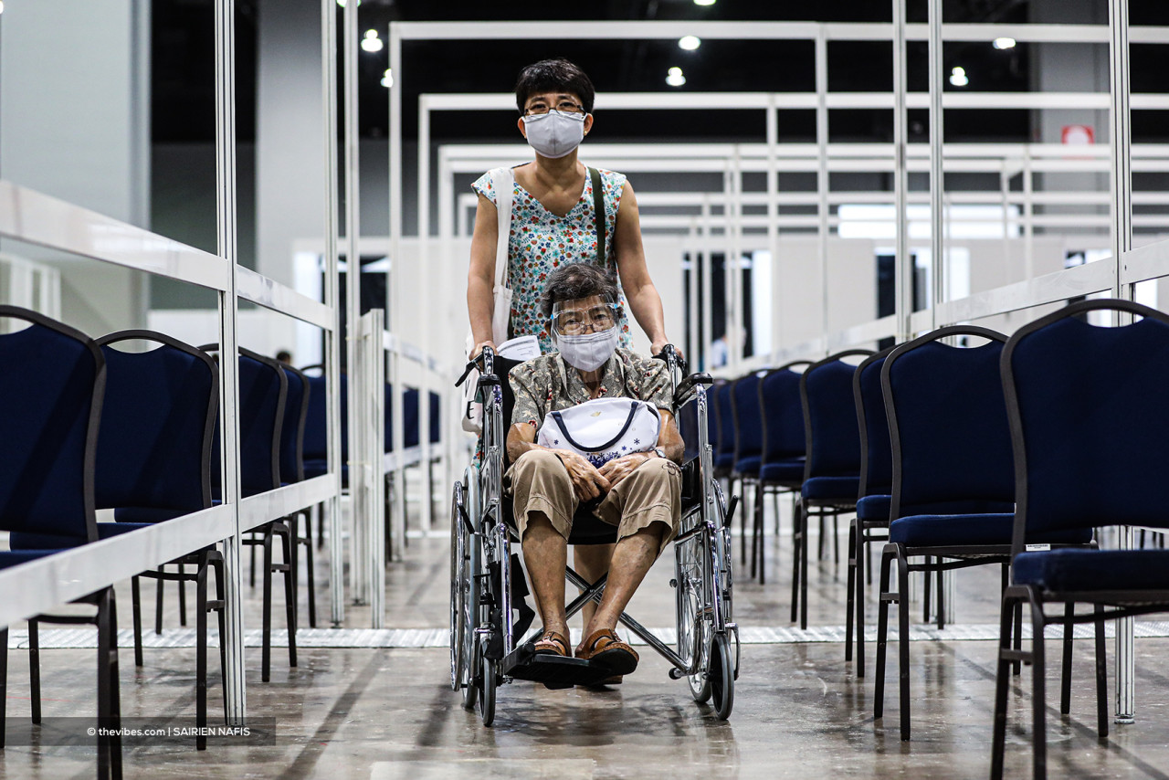 Mitec also provides assistance, such as wheelchairs, for recipients who may need it. – SAIRIEN NAFIS/The Vibes pic, May 31, 2021