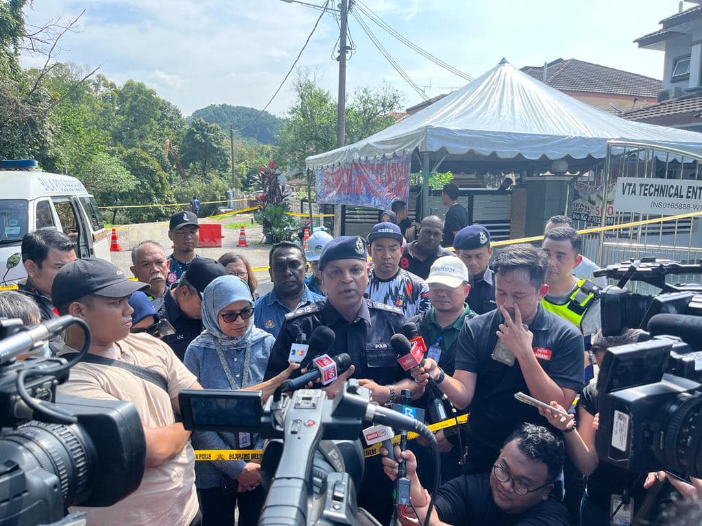 Serdang district police chief ACP A.A. Anbalagan confirms there were no casualties in the incident. – Jabatan Mineral dan Geosains Malaysia Facebook pic, December 17, 2023. 